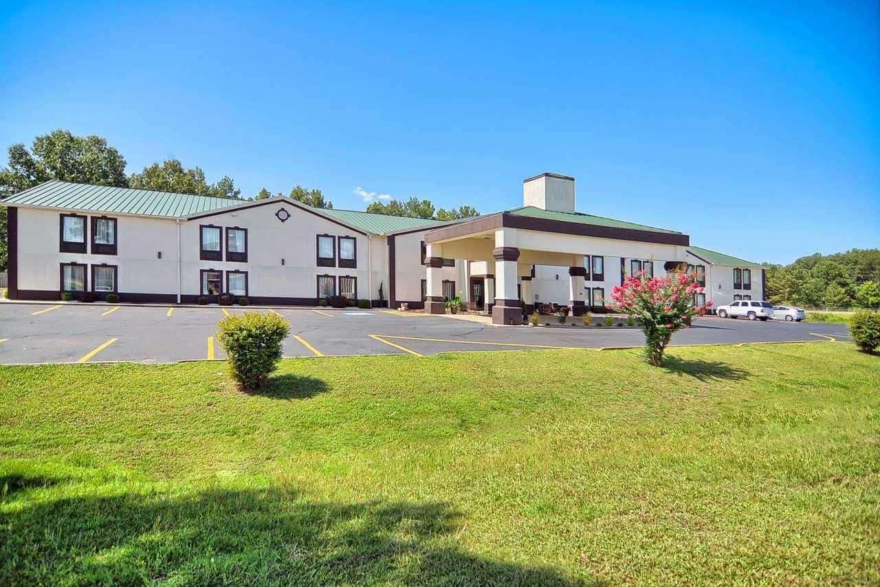 Baymont By Wyndham Caddo Valley/Arkadelphia Exterior photo